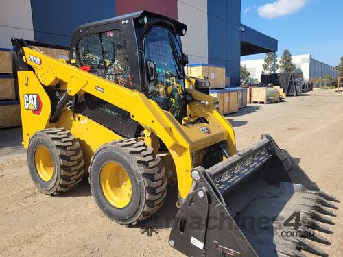 UNUSED 2022 CAT 262D3 SKID STEER LOADER WITH ALL PREMIUM OPTIONS AND 4 IN 1 BUCKET