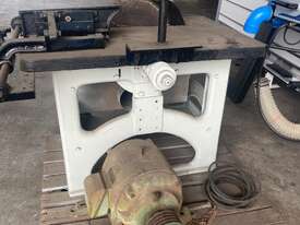 Thornley Cast Iron Table Saw - picture0' - Click to enlarge