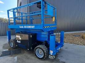 Rough Terrain Scissor Lift - picture0' - Click to enlarge