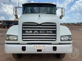 Mack Metroliner - picture0' - Click to enlarge