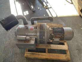 RIETSCHLE VACUUM PUMP - picture0' - Click to enlarge