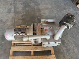 RIETSCHLE VACUUM PUMP - picture0' - Click to enlarge