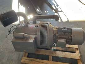 RIETSCHLE VACUUM PUMP - picture1' - Click to enlarge