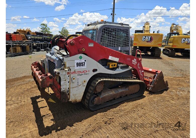 Used 2016 Takeuchi TL12V2 Compact Track Loader / Multi Terrain Skid Steer *CONDITIONS APPLY*