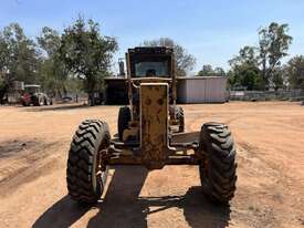 1987 KOMATSU GD525A-1 MOTOR GRADER - picture1' - Click to enlarge