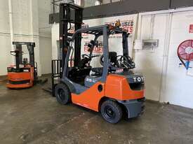  TOYOTA 8FG25 DELUXE 68695 2018 MODEL 2.5 TON 2500 KG CAPACITY LPG GAS FORKLIFT 4500 MM 2 STAGE  - picture0' - Click to enlarge