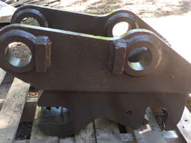 5-10 ton (60mm pin) Mechanical Quick Hitch Coupler suit Volvo ECR 88 Excavator - picture0' - Click to enlarge