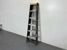 Gorilla 6ft Fibreglass Ladder - picture0' - Click to enlarge