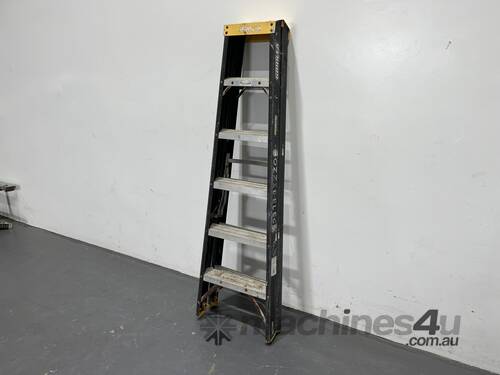 Gorilla 6ft Fibreglass Ladder