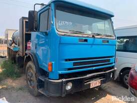 1999 International ACCO 2350G Vacuum Truck - picture0' - Click to enlarge