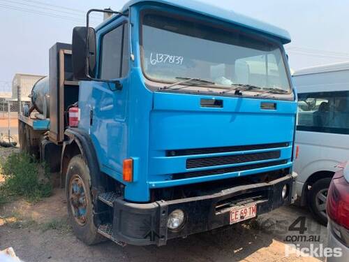 1999 International ACCO 2350G Vacuum Truck