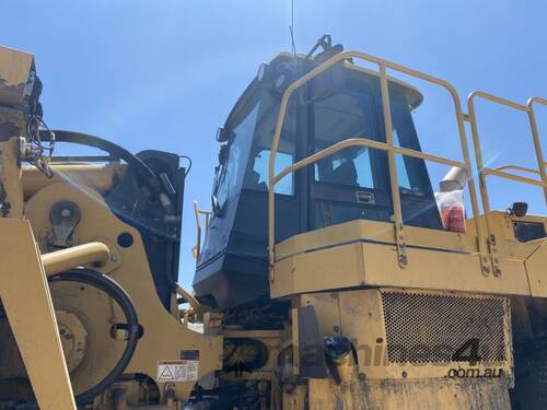 2002 Caterpillar 988G Articulated Wheeled Loader