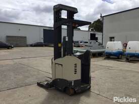 Crown RR5225 High Reach Forklift - picture0' - Click to enlarge