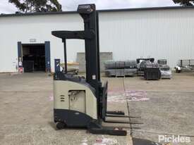 Crown RR5225 High Reach Forklift - picture2' - Click to enlarge