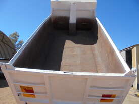 ACCO 6 WHEEL TIPPER 1999 . 2350G - picture2' - Click to enlarge