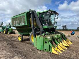 JOHN DEERE 9965 COTTON PICKER - picture1' - Click to enlarge