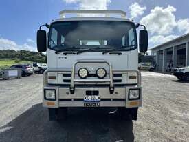 2016 ISUZU FTS800 SERVICE TRUCK - picture0' - Click to enlarge