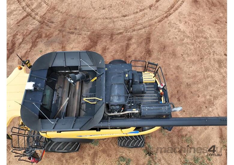 caption NEW HOLLAND CR9090 ,45ft 83c Front