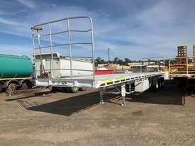 1993 GTE Tri Axle Flat Top Trailer - picture1' - Click to enlarge