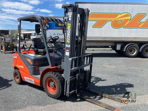 Enforcer FG25T-NLK Forklift