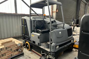 LIFTEK - KARCHER B300R Ride On Sweeper Scrubber COMBO LOW HOURS