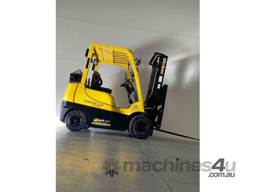 caption Hyster forklift 2.0 tonne container mast