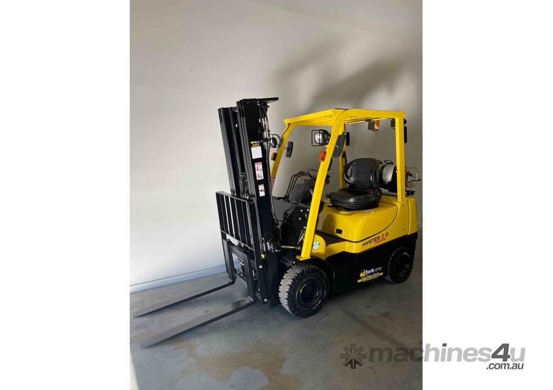 caption Hyster forklift 2.0 tonne container mast