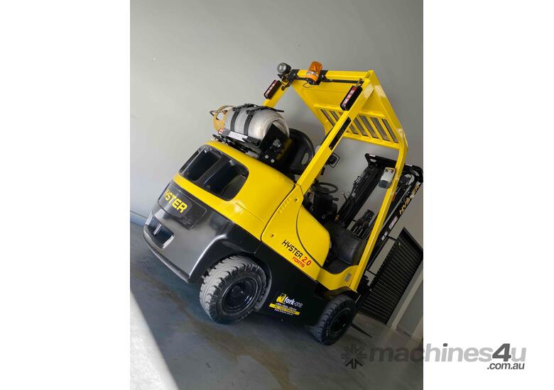 caption Hyster forklift 2.0 tonne container mast