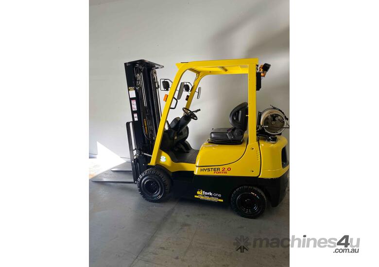 caption Hyster forklift 2.0 tonne container mast