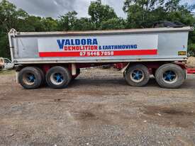 2007 S & T Fabrications  Tri-Axle - picture0' - Click to enlarge