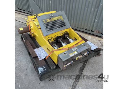 caption JETSTREAM UNx 42QQ High Pressure Size 12 Plunger Pump water blaster 15000 PSI 212 L/min