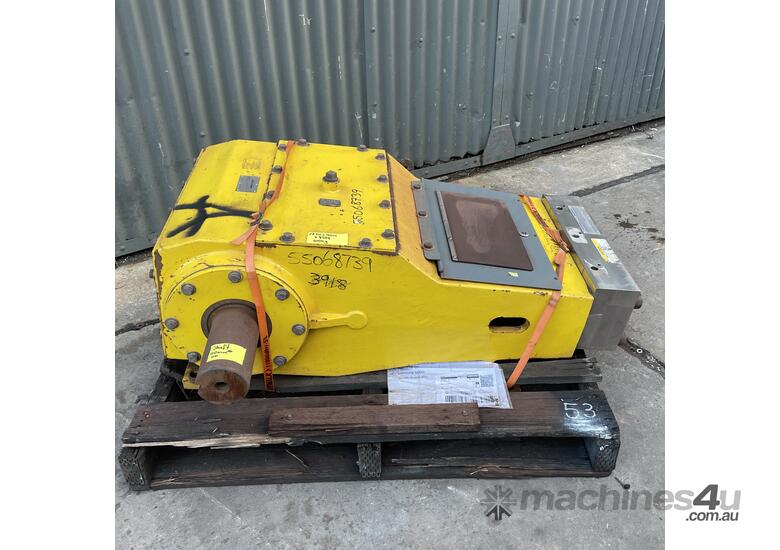 caption JETSTREAM UNx 42QQ High Pressure Size 12 Plunger Pump water blaster 15000 PSI 212 L/min