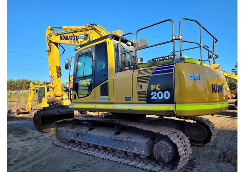 caption 2018 KOMATSU PC200LC_8 Excavator