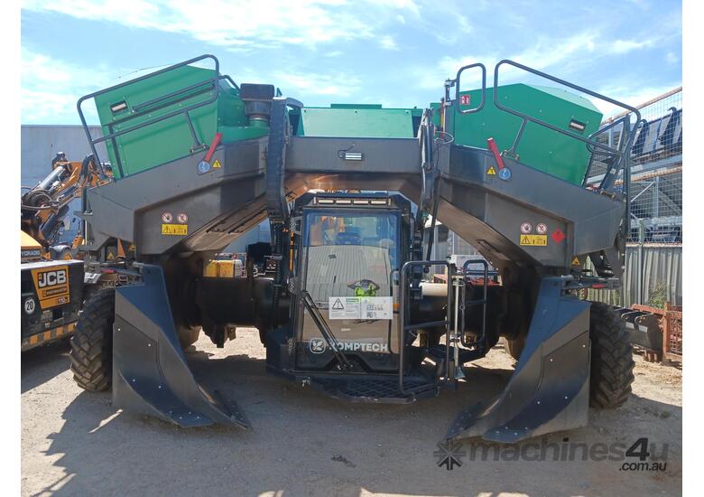 caption Komptech X5000 Topturn Windrow Turner