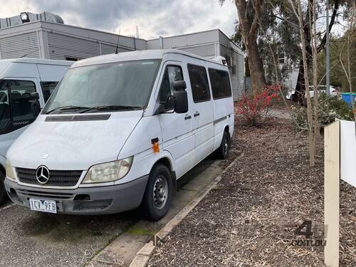 2005 Mercedes Benz Sprinter Bus