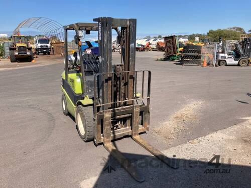 2009 Clark C30D 3 Stage Forklift Truck