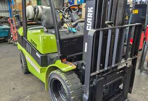 Clark LPG Forklift | 3 Ton | 4.3m Height | Container Mast | Side shift included!