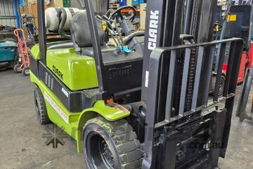 Clark LPG Forklift | 3 Ton | 4.3m Height | Container Mast | Side shift included! Clark LPG Forklift | 3 Ton | 4.3m Height | Container Mast | Side shift included!