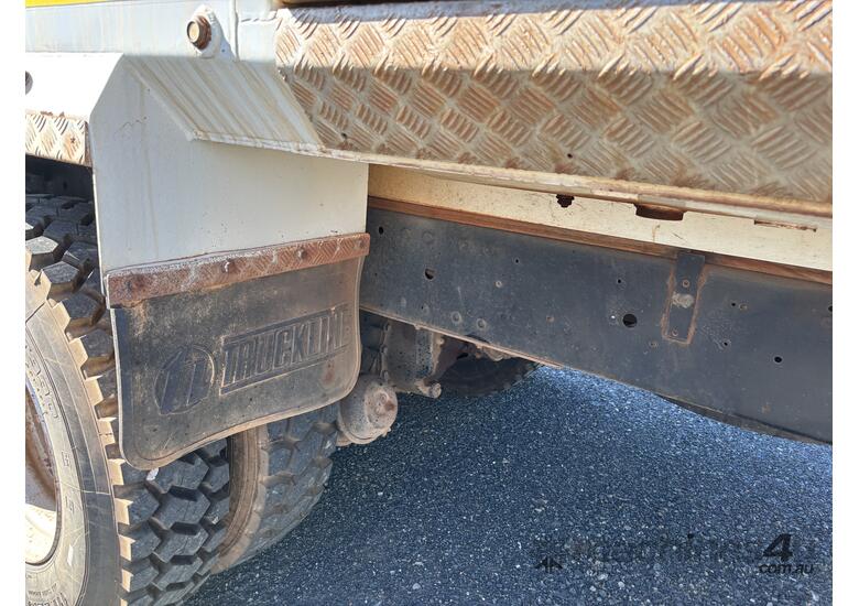 caption 2006 Hino FM1J 6x4 Service Truck