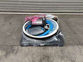 1 X Pallet of Light fittings and cable - picture2' - Click to enlarge