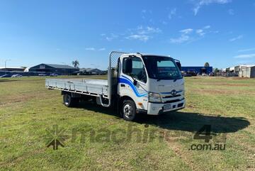 2023 Hino 917 AMT 3870 Wide Hybrid with TransAlloy tray Tray Dropside