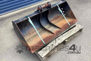 Caterpillar 5 ton Mud Bucket