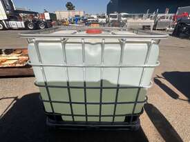1x IBC of Adblue 1000 Litres unreserved - picture2' - Click to enlarge