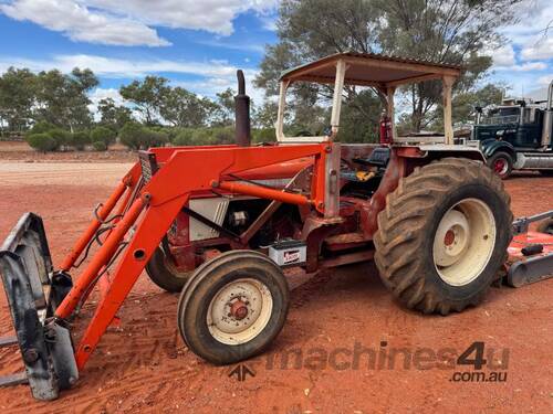 caption International 454 Tractor