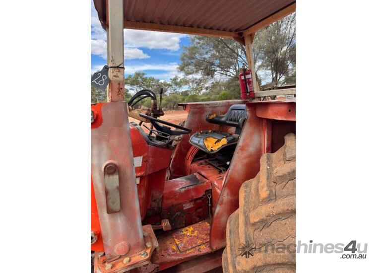 caption International 454 Tractor