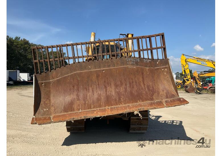 caption 2005 Caterpillar D7R Dozer