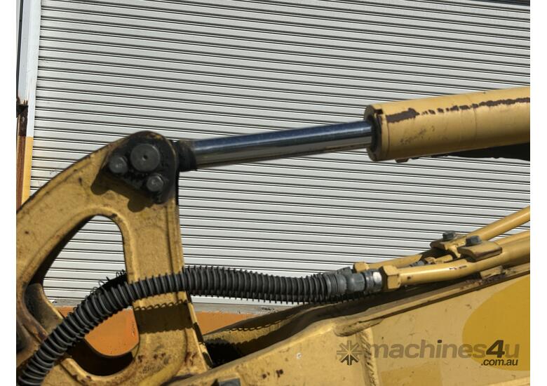 caption 2011 Komatsu PC27MR Rubber Tracked Excavator