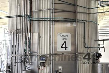 Insulated Stainless steel Cream tank 61kl Capacity