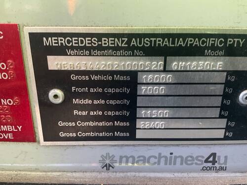 caption Mercedes Benz Bus