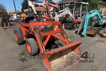 Kubota   B1700DT WITH BUCKET
